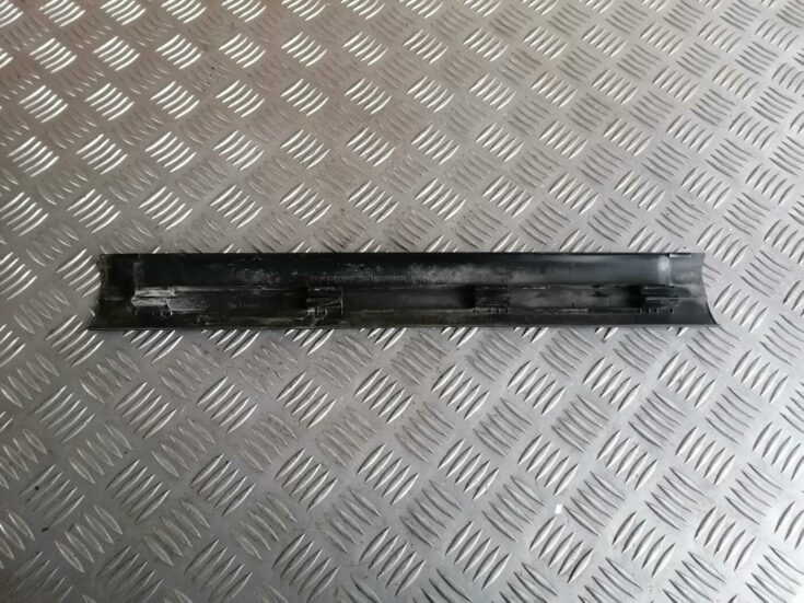 Sliekšņa priekšēja kreisa uzlika (salonā) priekš BMW 123 E87 2008 BLACK
