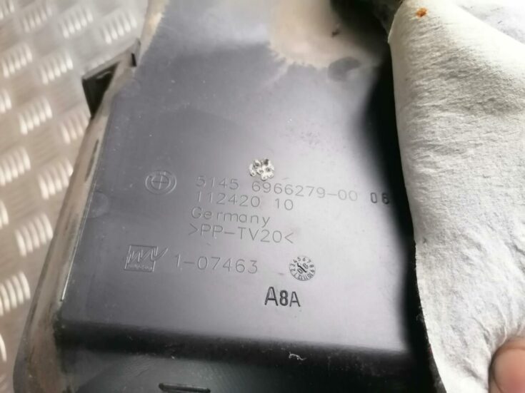 Mērinstrumentu paneļa apakšēja apdare priekš BMW 123 E87 2008 BLACK