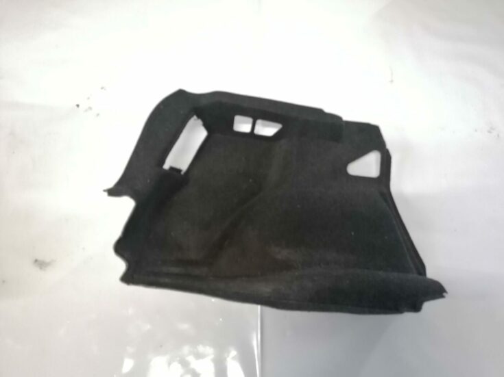 Bagāžnieka nodalījuma sānu apdare priekš BMW 123 E87 2008 BLACK