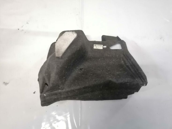 Bagāžnieka nodalījuma sānu apdare priekš BMW 123 E87 2008 BLACK