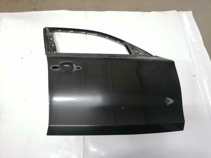 Priekšējās labās durvis priekš BMW 123 E87 2008 BLACK