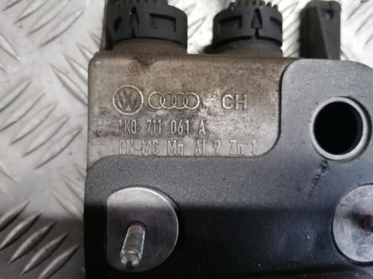 Ātrumu pārslēgšanas slēdzis priekš ŠKODA OCTAVIA 2006