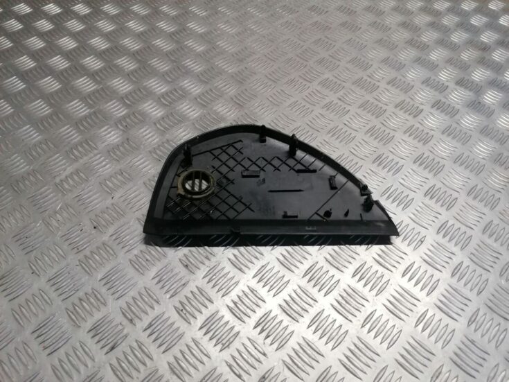 Mērinstrumentu paneļa sānu apdare priekš ŠKODA OCTAVIA 2006