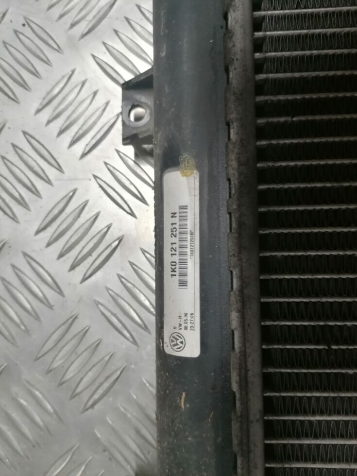 Dzesēšanas radiators priekš ŠKODA OCTAVIA 2006