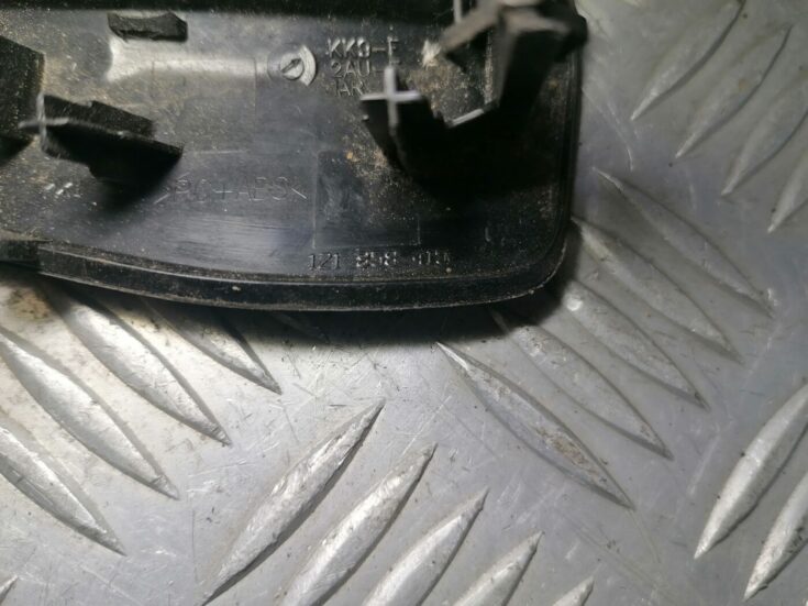 Mērinstrumentu paneļa dekoratīvā uzlika priekš ŠKODA OCTAVIA 2006