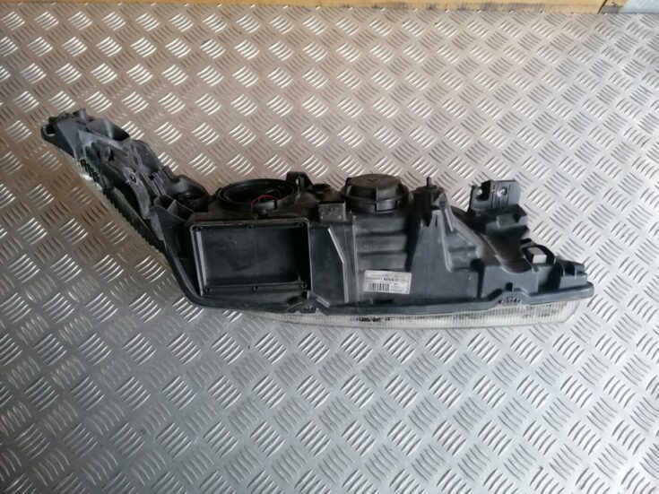 Priekšējais labais lukturis priekš RENAULT LAGUNA 2001-2007 8200002848R