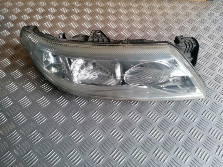 Priekšējais labais lukturis priekš RENAULT LAGUNA 2001-2007 8200002848R