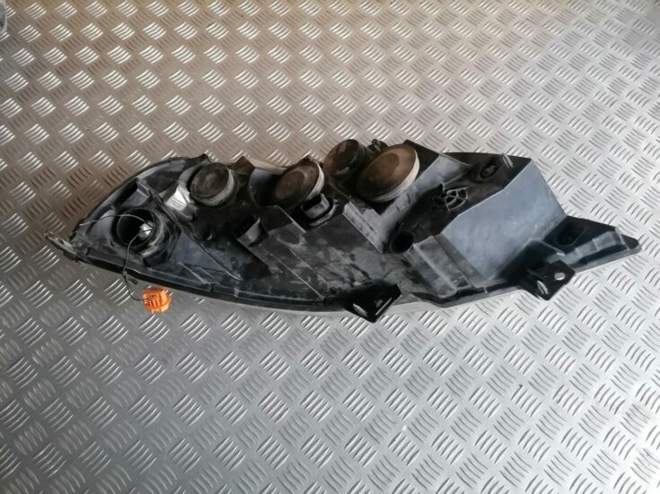 Priekšējais labais lukturis priekš RENAULT MASTER III 2010- 260100049R
