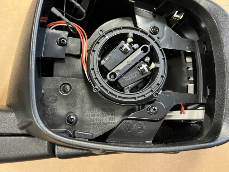 Ārējais spogulis, pa labi priekš CHRYSLER VOYAGER 2008-2016 5113260AK