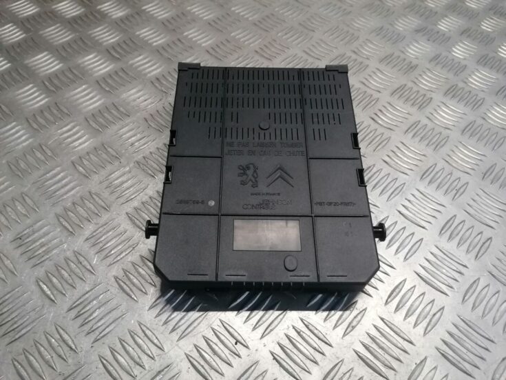 Komforta vadības bloks priekš PEUGEOT 607 2010