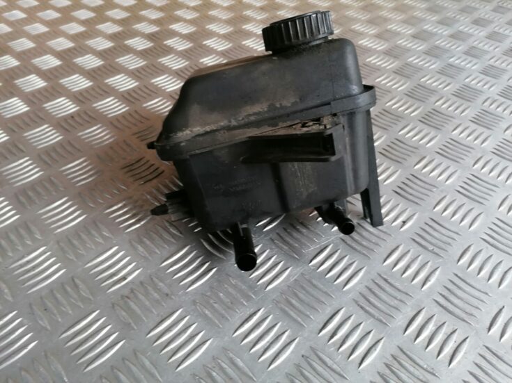 Stūres pastiprinātāja tvertne priekš PEUGEOT 607 2010