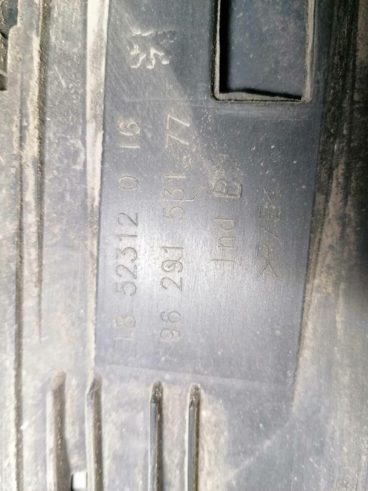 Aizmugures buferis priekš PEUGEOT 607 2010