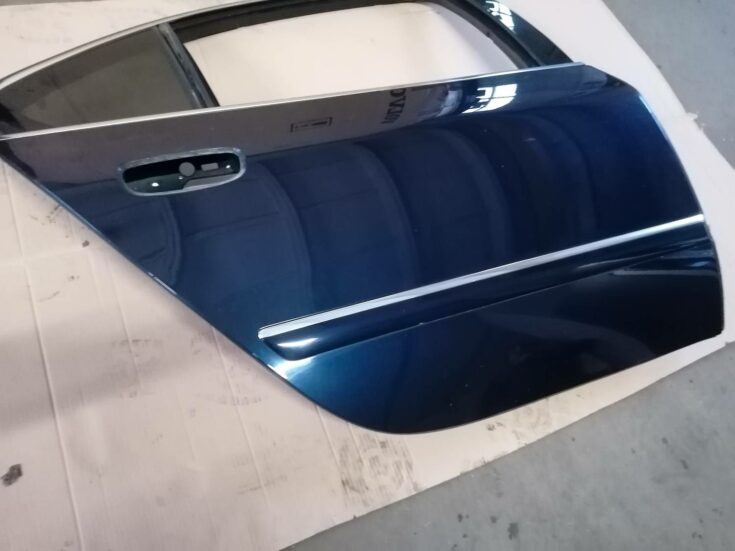 Aizmugurējās labās durvis priekš PEUGEOT 607 2010