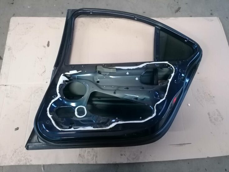 Aizmugurējās labās durvis priekš PEUGEOT 607 2010