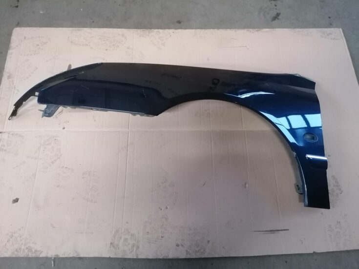 Priekšējais kreisais spārns priekš PEUGEOT 607 2010