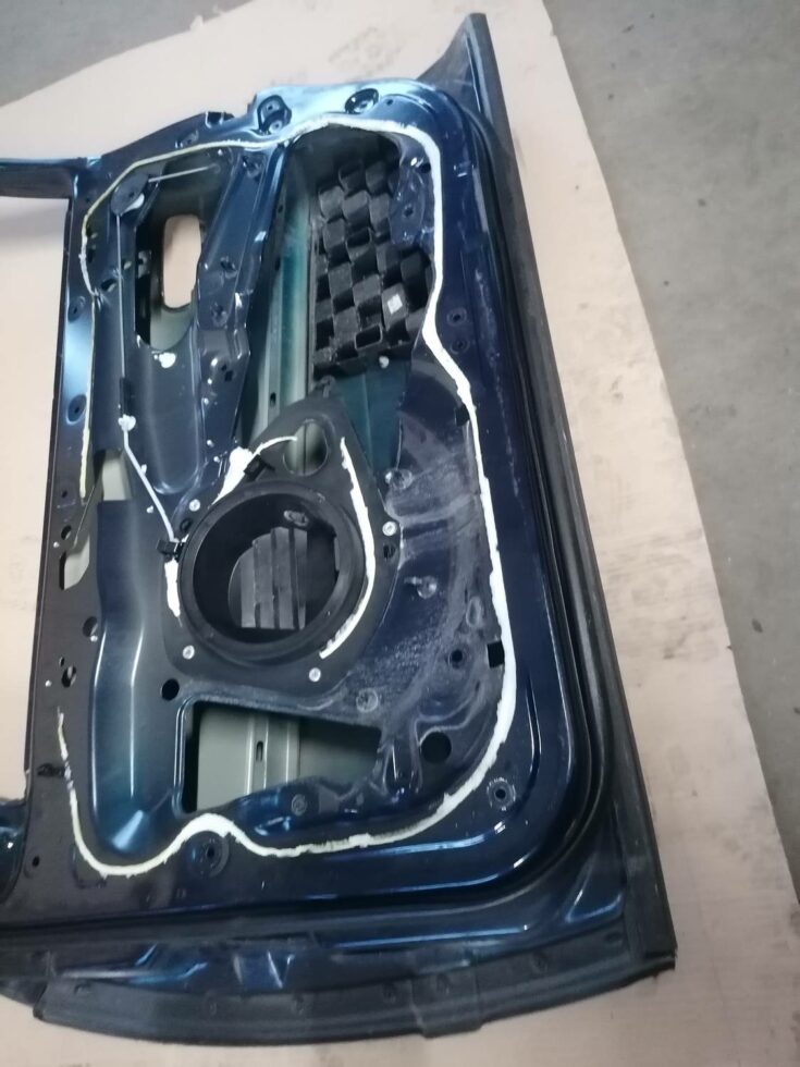 Priekšējās labās durvis priekš PEUGEOT 607 2010
