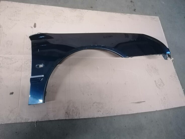 Priekšējais labais spārns priekš PEUGEOT 607 2010