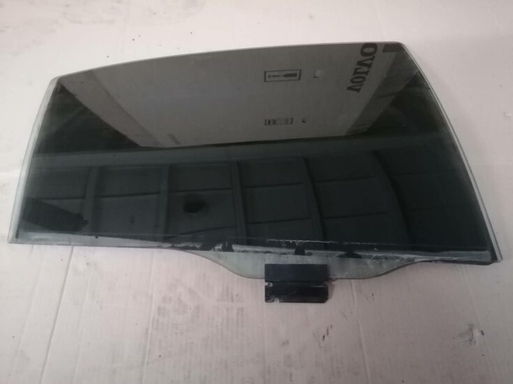 Aizmugurējo labo durvju stikls priekš PEUGEOT 607 2010