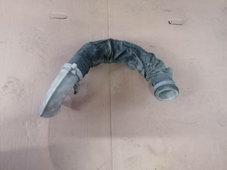 Gaisa ieplūdes šļūtene priekš PEUGEOT 607 2010