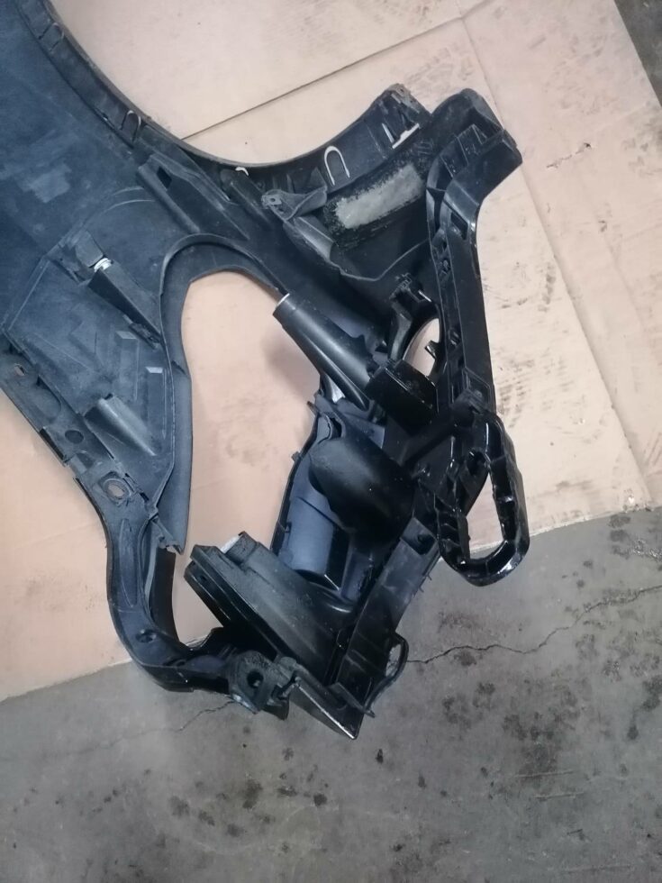 Priekšējais labais spārns priekš BMW X5 E70 2006-2013 51657178396