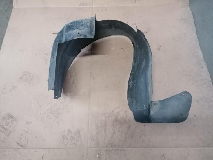 Priekšējais labais paspārns priekš PEUGEOT 607 2010
