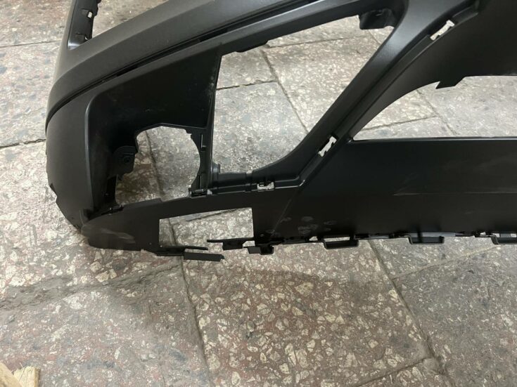 Priekšējais buferis priekš VW TOUAREG 2010-2018 7P6807221C 7P6807061E
