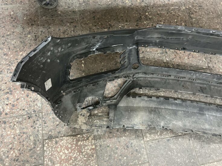 Priekšējais buferis priekš VW TOUAREG 2010-2018 7P6807221C 7P6807061E