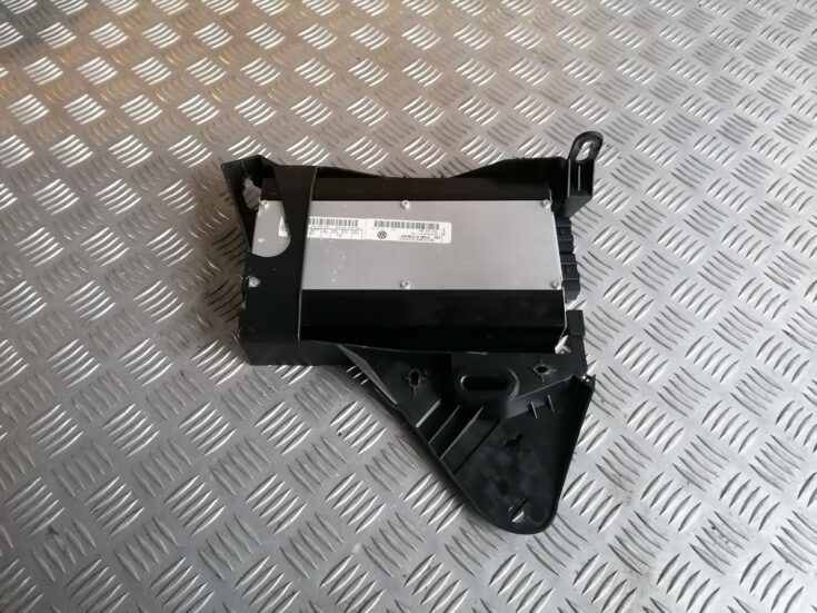 Audio pastiprinātāja bloks priekš VW PHAETON 2003