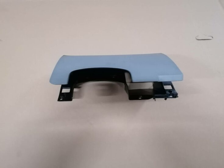 Mērinstrumentu paneļa apakšēja apdare priekš VW PHAETON 2003