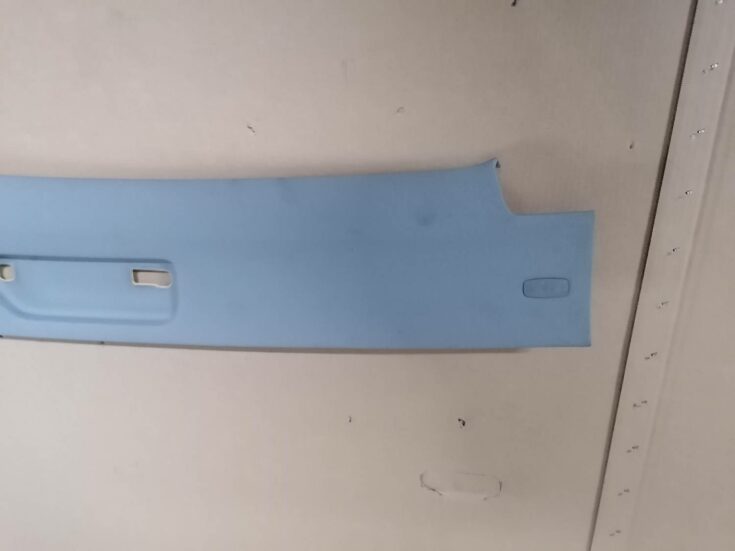 Aizmugurējas salona statnes apdare priekš VW PHAETON 2003