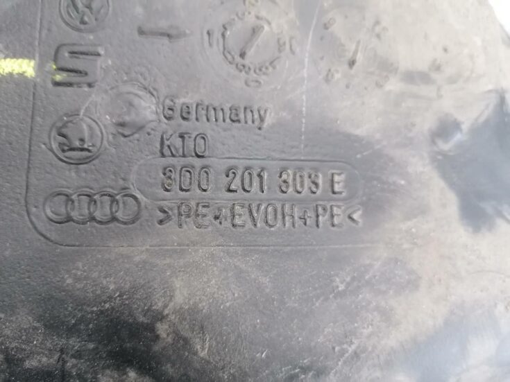 Dzesēšanas šķidruma tvertne priekš VW PHAETON 2003