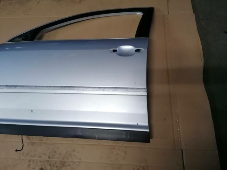 Priekšējās kreisās durvis priekš VW PHAETON 2003