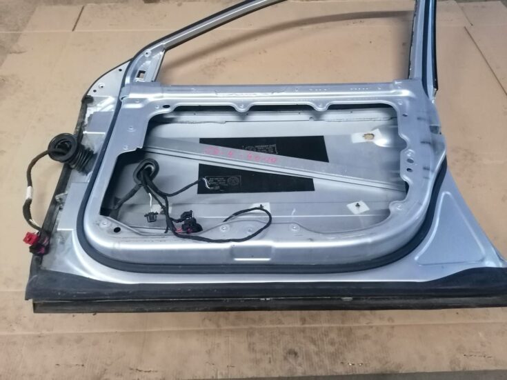 Priekšējās labās durvis priekš VW PHAETON 2003
