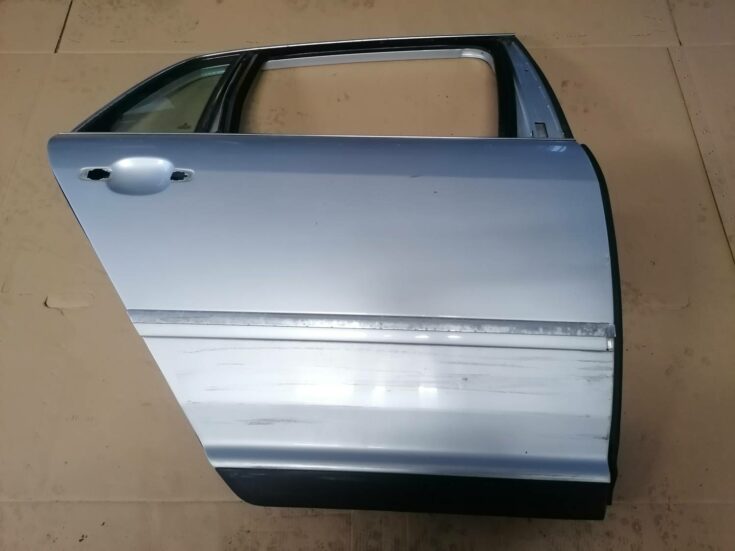 Aizmugurējās labās durvis priekš VW PHAETON 2003
