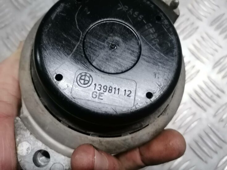 Dzinēja spilvens priekš BMW 318D E91 2008 TOURING