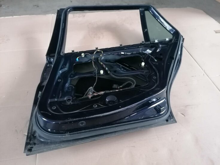 Aizmugurējās labās durvis priekš BMW 318D E91 2008 TOURING