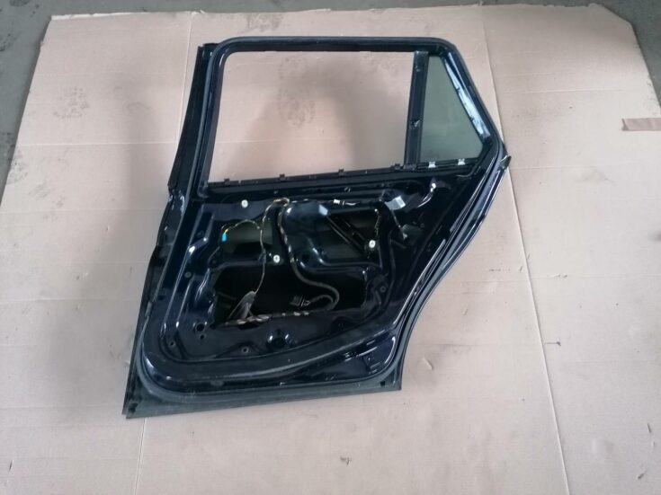 Aizmugurējās labās durvis priekš BMW 318D E91 2008 TOURING