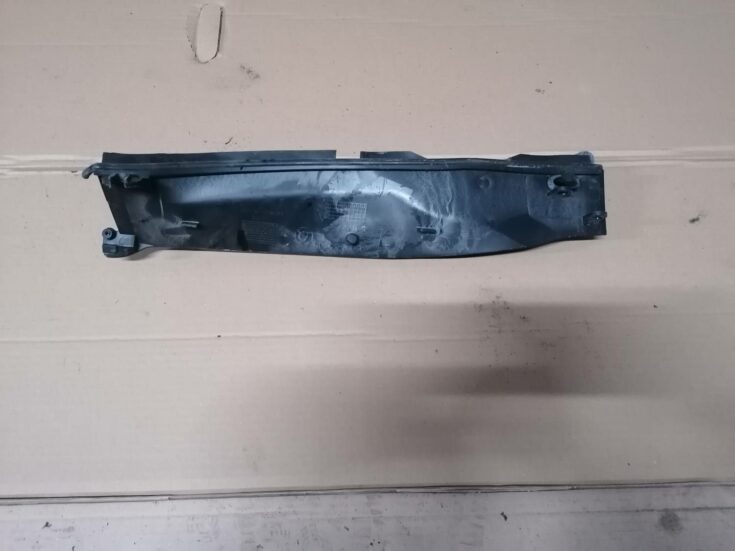 Ieplūdes gaisa deflektors, pa kreisi priekš BMW 318D E91 2008 TOURING