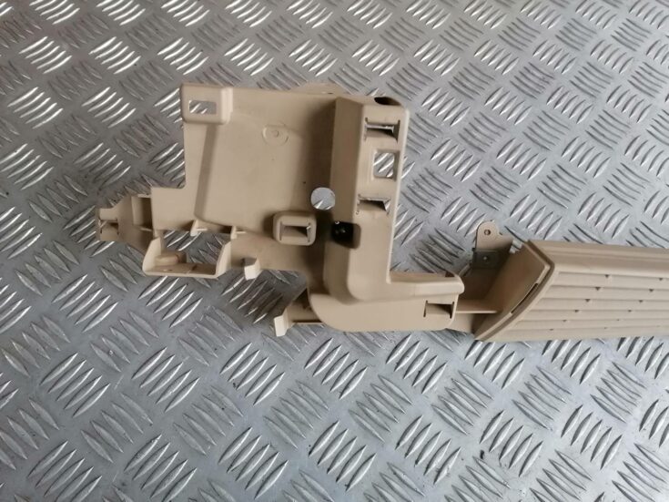 Bagāžnieka nodalījuma ventilācijas režģis priekš BMW 318D E91 2008 TOURING