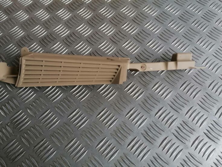 Bagāžnieka nodalījuma ventilācijas režģis priekš BMW 318D E91 2008 TOURING