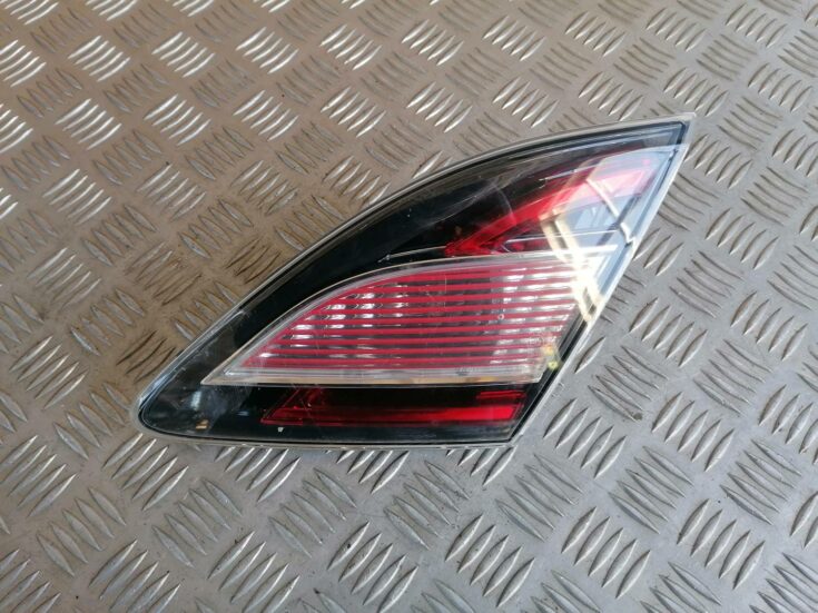Bagāžnieka vāka labais lukturis priekš MAZDA 6 2007