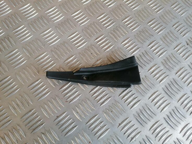 Vējstikla moldings priekš MAZDA 6 2007