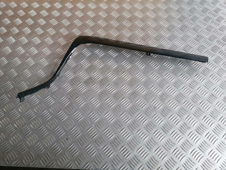 Mērinstrumentu paneļa dekoratīvā uzlika priekš MAZDA 6 2007