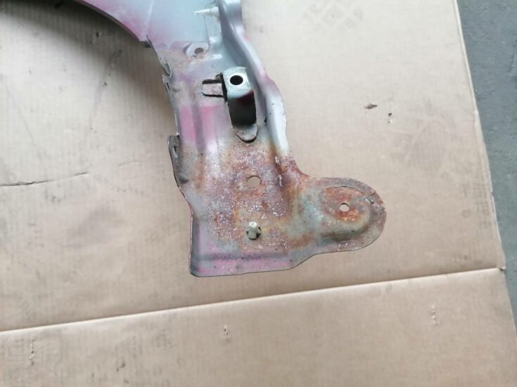 Priekšējais labais spārns priekš MAZDA 6 2007