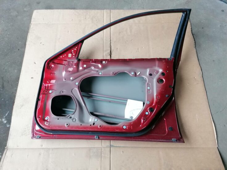 Aizmugurējās labās durvis priekš MAZDA 6 2007