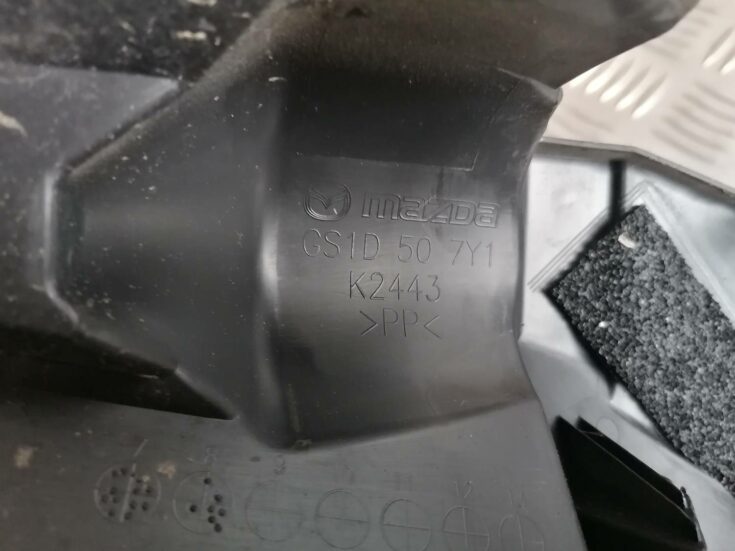Vējstikla uzlika (deflektors) priekš MAZDA 6 2007