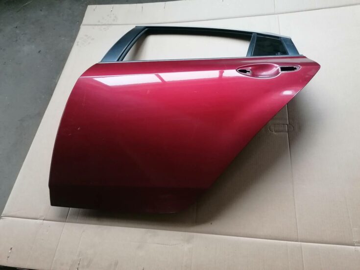 Aizmugurējās kreisās durvis priekš MAZDA 6 2007