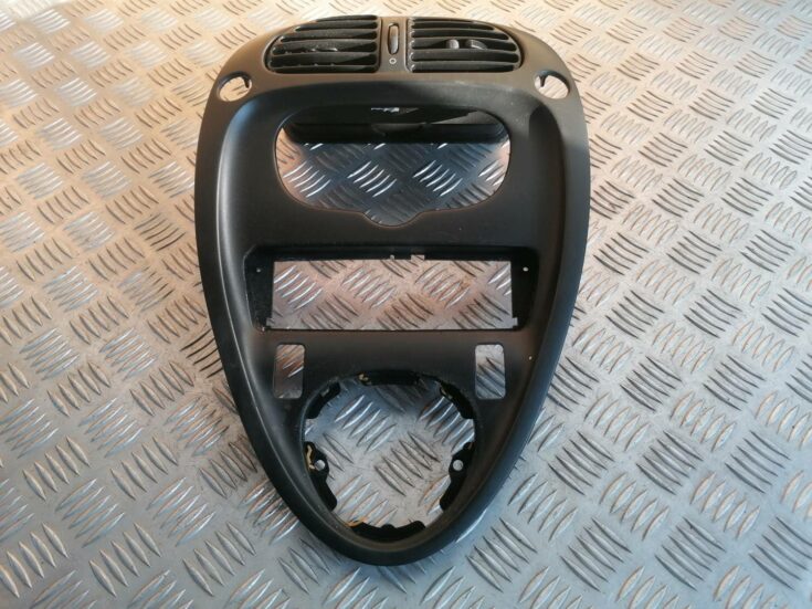 Mērinstrumentu paneļa gaisa vads, centrā priekš XSARA PICASSO 2003
