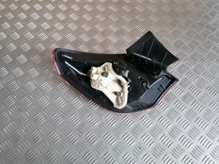 Aizmugurējais labais lukturis priekš OPEL ASTRA J 2012