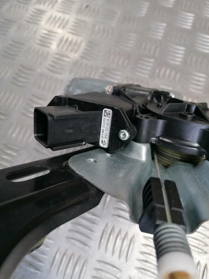 Stikla pacelšanas mehānisms priekšējais labais priekš OPEL ASTRA J 2012
